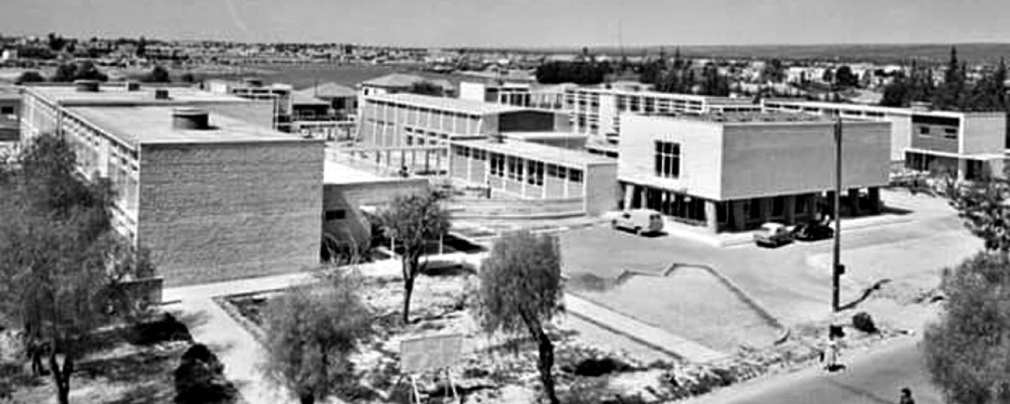 «Αν νομίζεις ότι η μόρφωση είναι ακριβή, δοκίμασε την άγνοια»